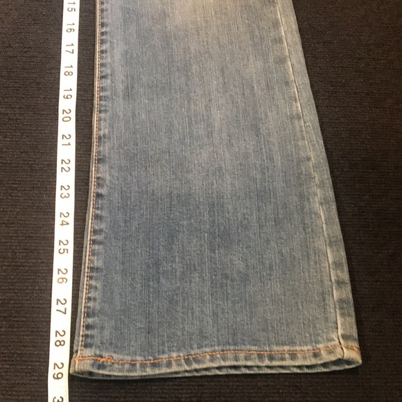 NWT Old Navy The Flirt Jeans Medium Wash Boot Cut 5 Pocket Jeans-Size-12 Short - Picture 8 of 11